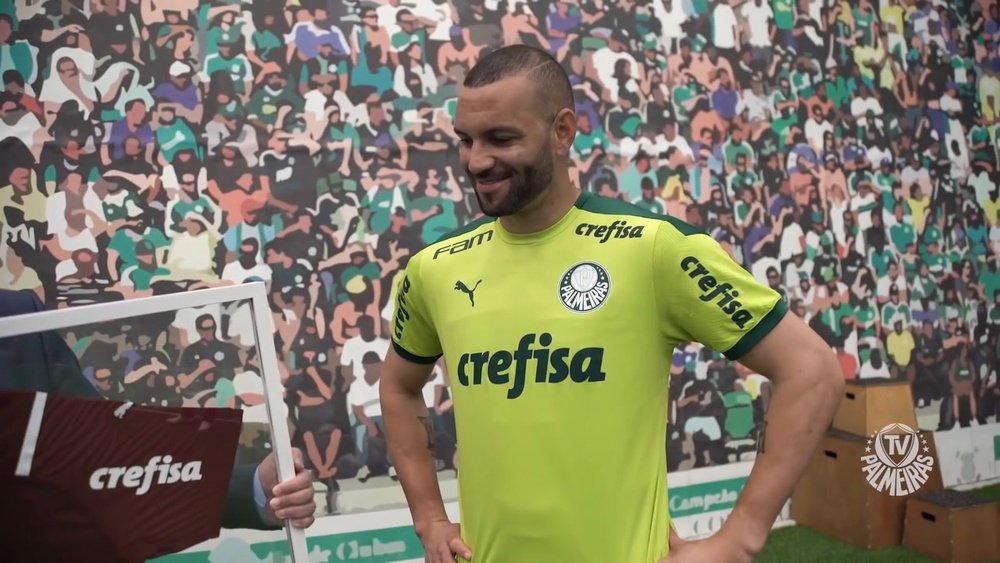 Weverton recebe homenagem do Palmeiras por 200 jogos pelo clube. DUGOUT