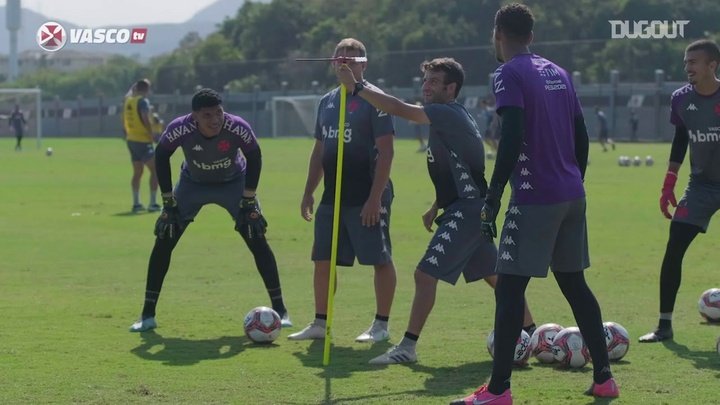 VÍDEO: preparadores de goleiros do Vasco elogiam atletas