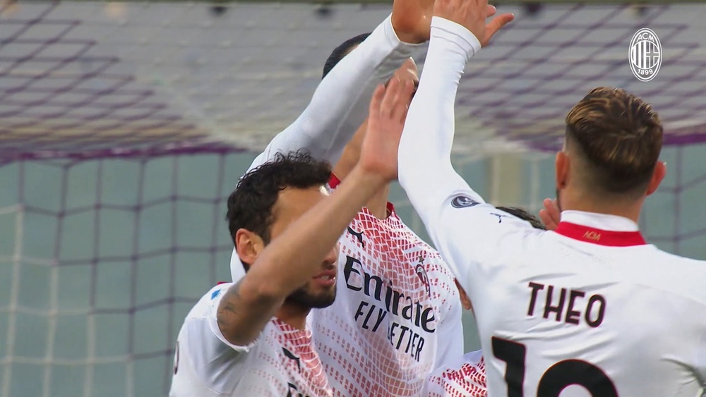 Ibra, Brahim e Calhanoglu stendono i viola. Dugout