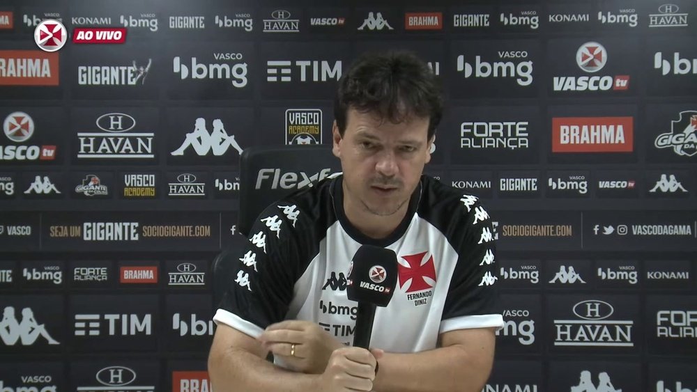 Diniz fala dos lances polêmicos da arbitragem no empate com o Cruzeiro. DUGOUT