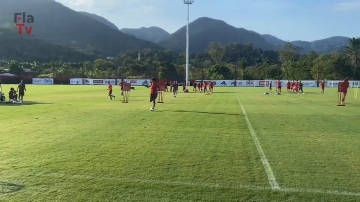 VÍDEO: Flamengo inicia treinamentos para enfrentar o Bangu