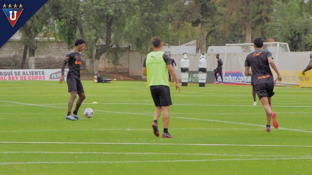 Liga de Quito prepare to face Athletico Paranaense in the Copa Sudamericana. DUGOUT