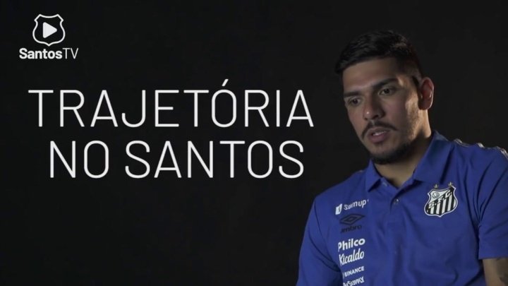 VÍDEO: de contrato renovado, João Paulo fala de sua história, Santos e família