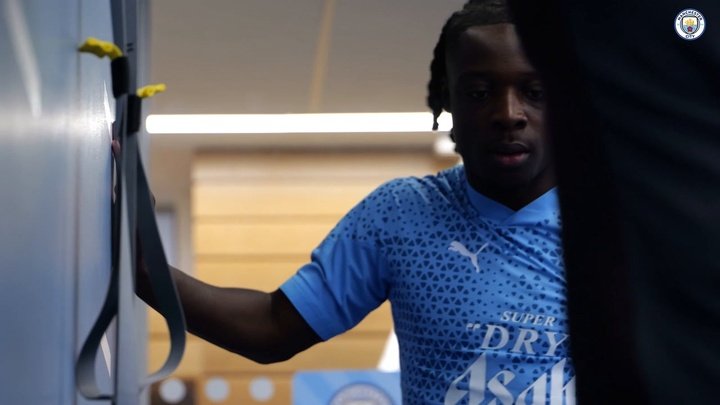 VIDEO: Jeremy Doku starts individual training at Manchester City