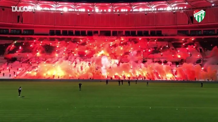 VÍDEO: Bursaspor celebra aniversário de 57 anos