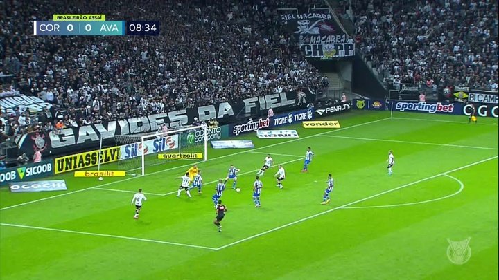 VIDEO: Guedes hat-trick sees Corinthians beat Avai