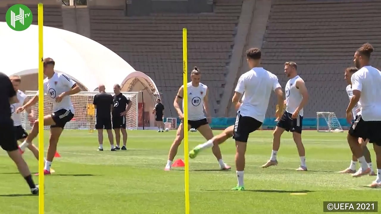 VIDEO: Bale in Wales training ahead of Euros