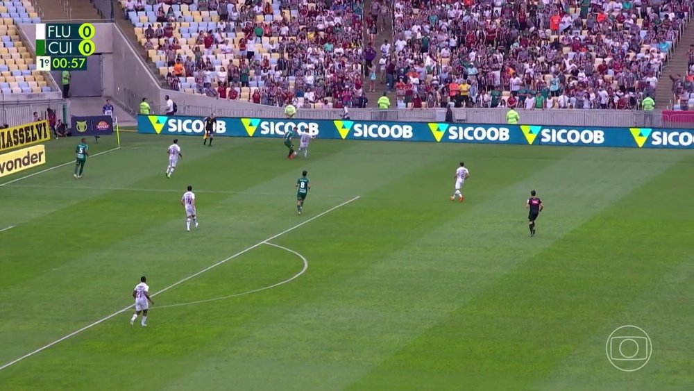 Lances da partida entre Fluminense e Cuiabá.Dugout