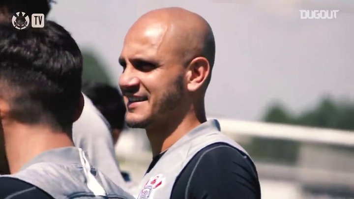 VÍDEO: Corinthians faz treino tático em preparação para o dérbi