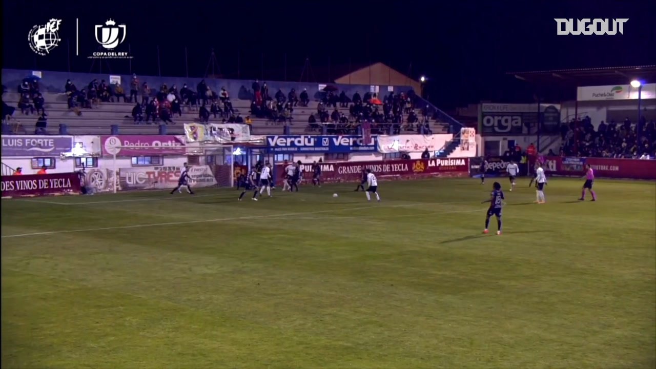 Kang-in Lee opened the scoring for Valencia at Yeclano. DUGOUT