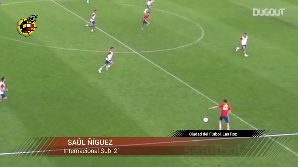 Golazo de Saúl en un entrenamiento previo al Europeo Sub 21. DUGOUT