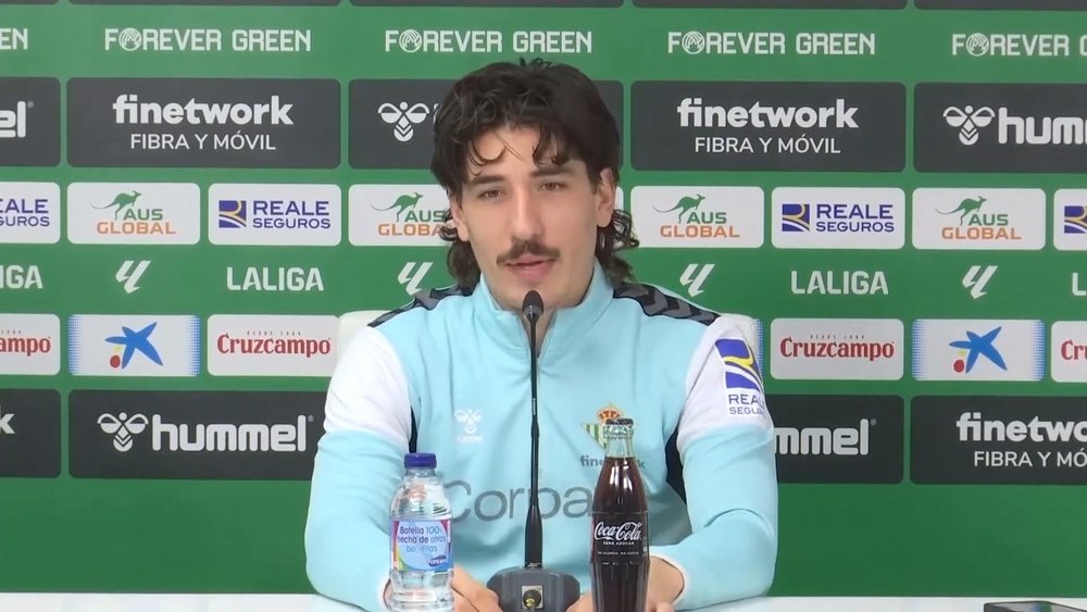 Bellerin is in his second spell with Betis after leaving Barcelona last season. DUGOUT