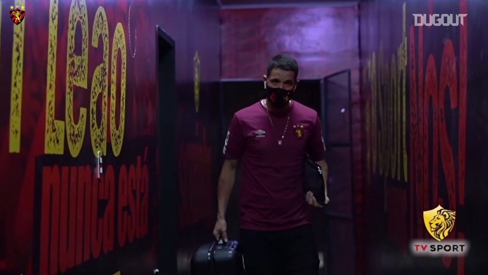 Sport Recife's victory over Corinthians. DUGOUT