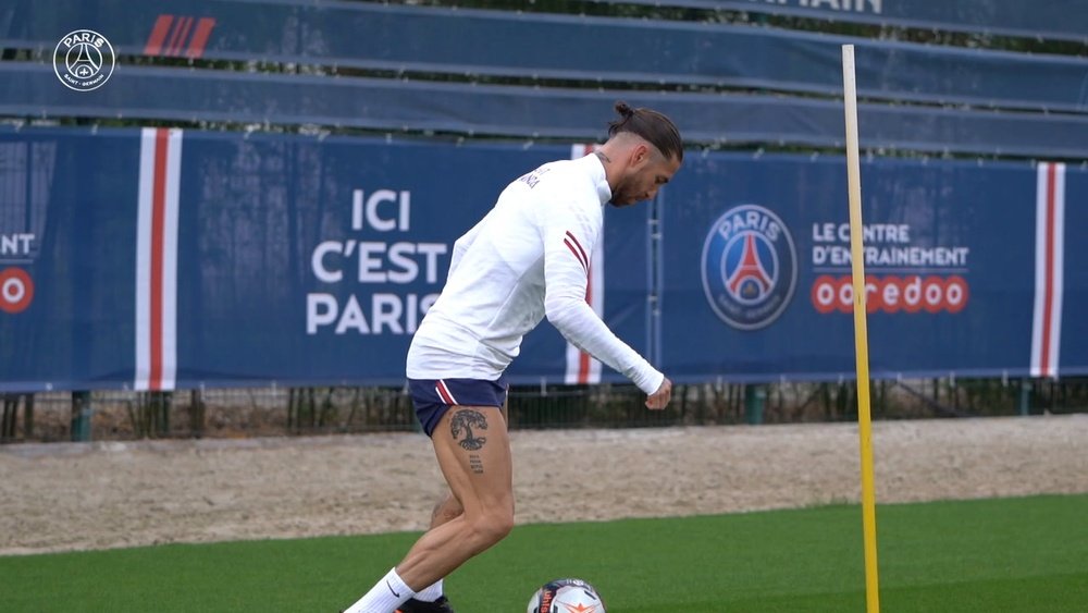 Sergio Ramos yet to make his first PSG appearence. DUGOUT