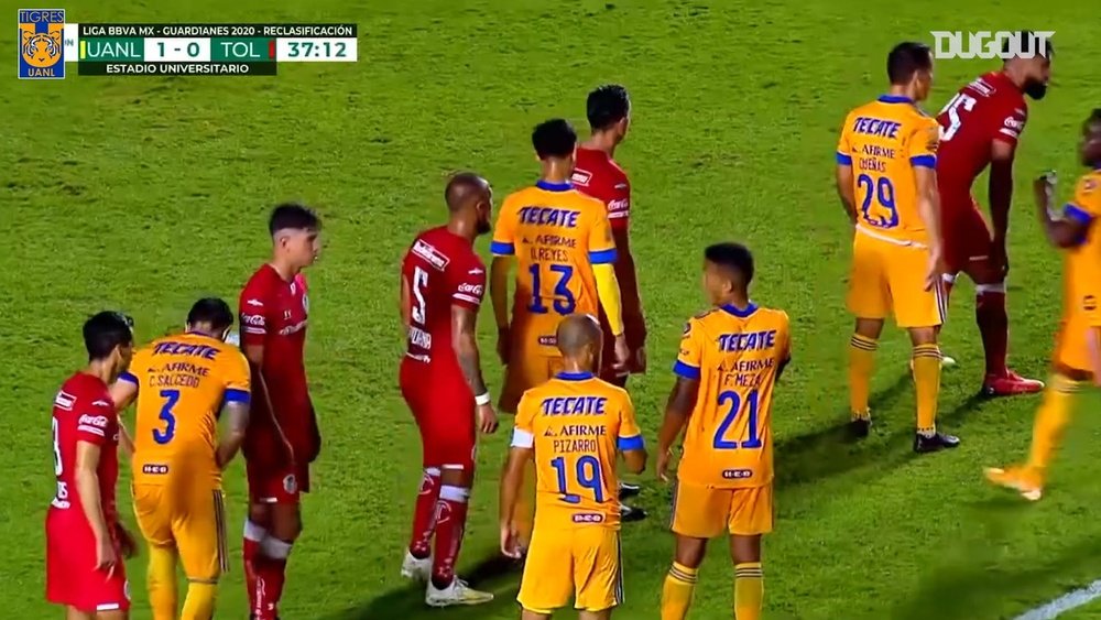 Gignac’s record-breaking free-kick goal vs Toluca. DUGOUT