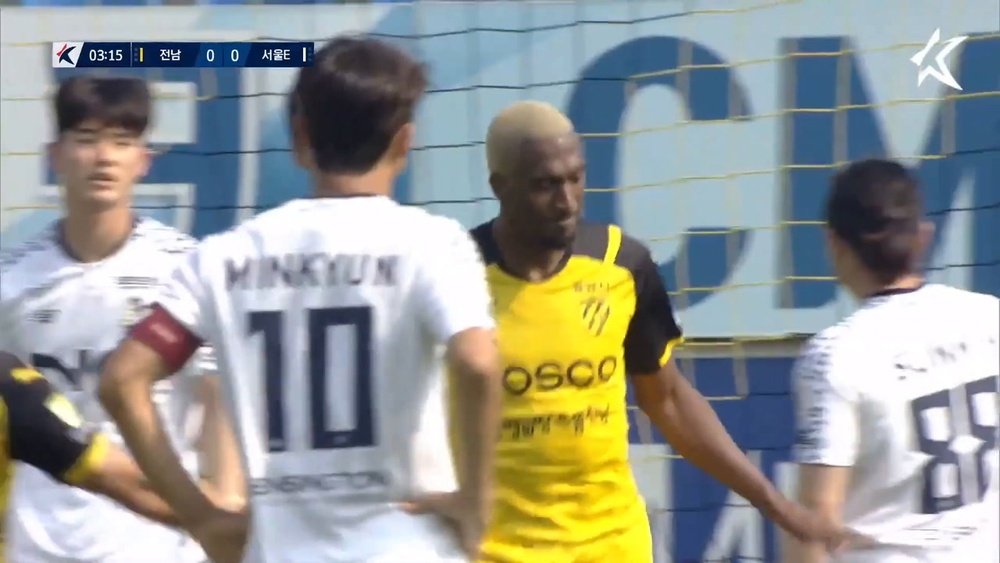 Jonathan Balotelli scored a hat-trick as Seongnam Dragons won 3-0. DUGOUT
