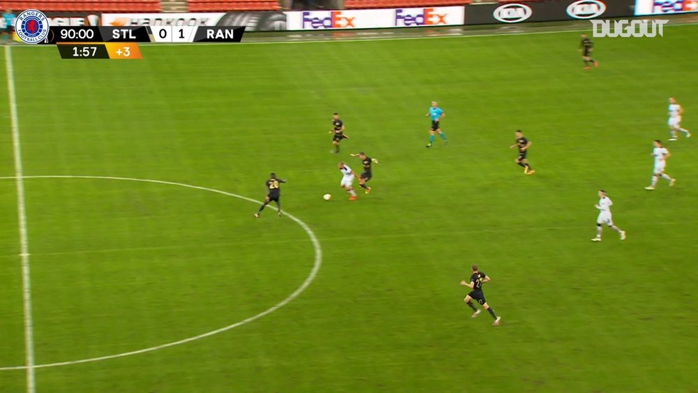 Kemar Roofe's incredible halfway line goal vs Standard Liège. DUGOUT