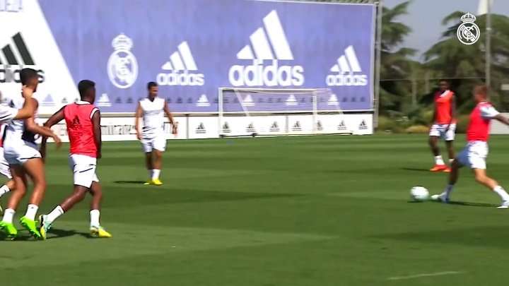 Modric impressiona em treino de finalização do Real Madrid; veja