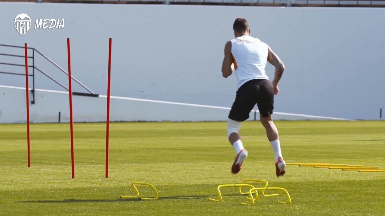 Valencia have been training ahead of the Cadiz match. DUGOUT