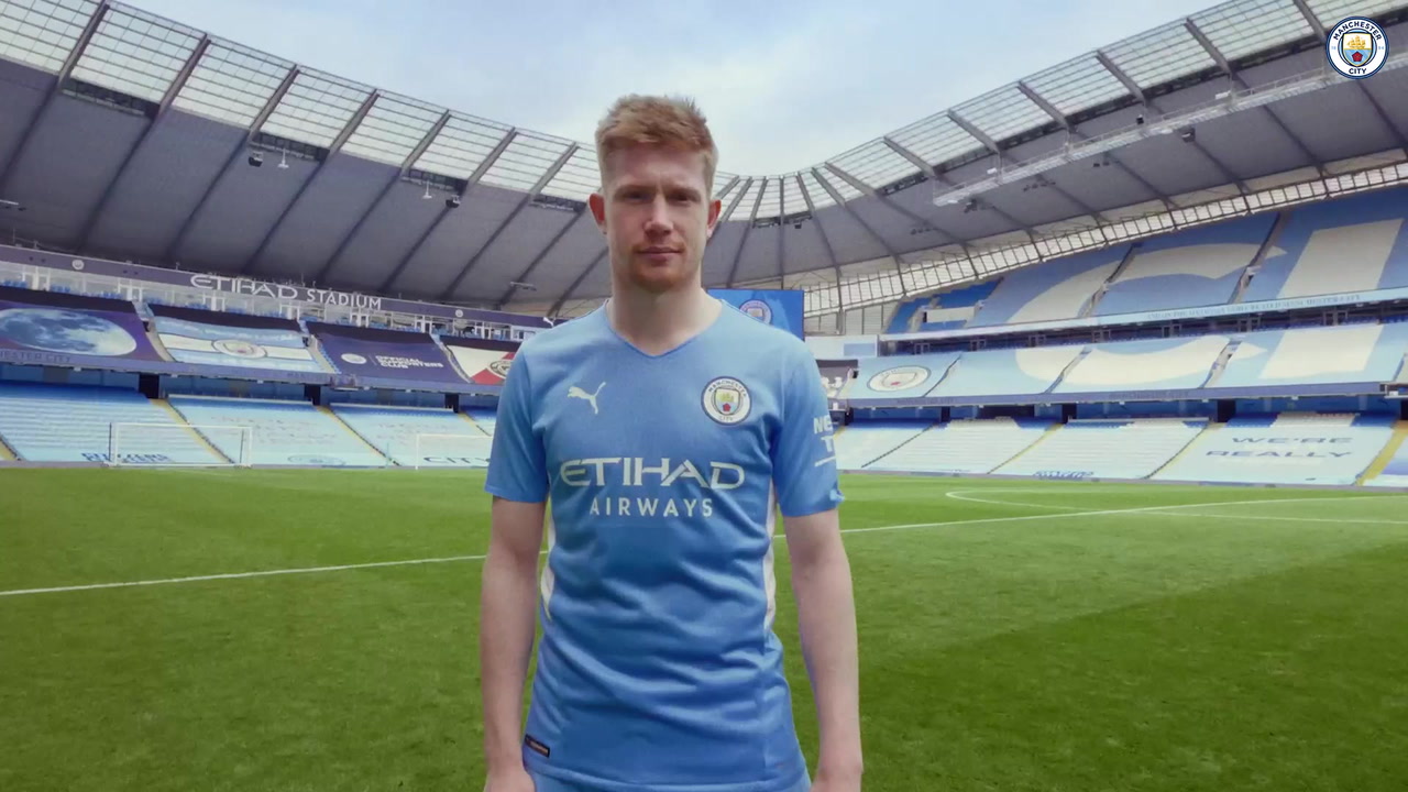 VIDEO: Manchester City unveil 2021-22 home kit