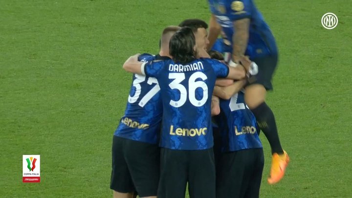 L'Inter vince una strepitosa finale di Coppa Italia. Dugout