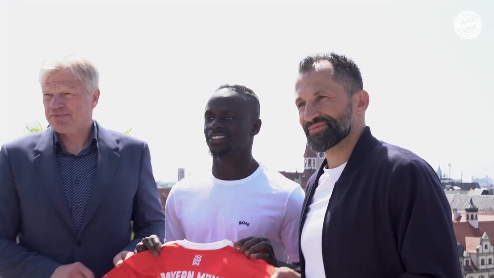 Exclusive footage as Mane completes move to Bayern Munich. DUGOUT