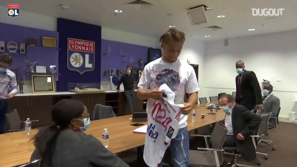 He has signed. DUGOUT