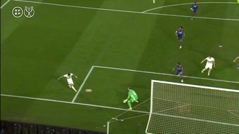 VIDEO: Elche's unbelievable open goal miss v Real Madrid