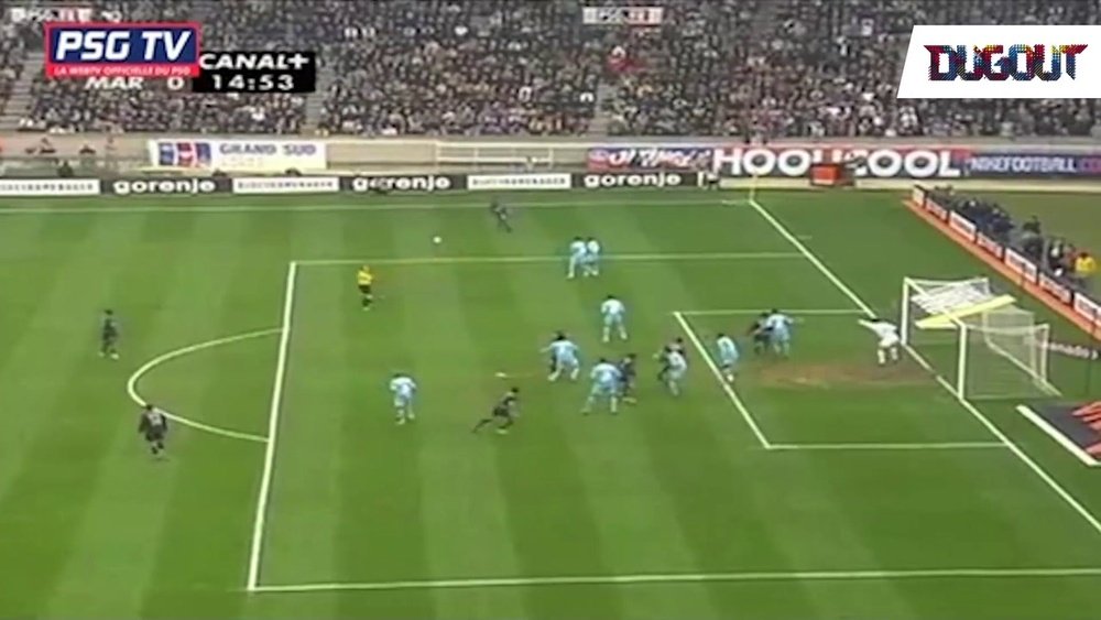 Le magnifique coup franc de Ronaldinho contre Marseille. DUGOUT