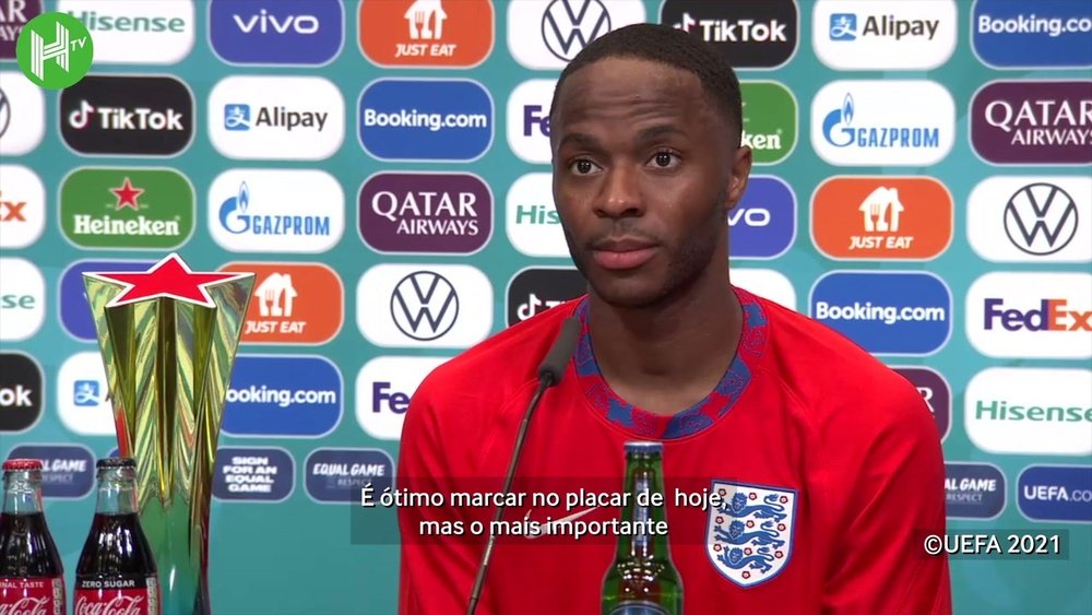 VÍDEO: Sterling comemora vitória em Wembley e elogia Phillips. DUGOUT
