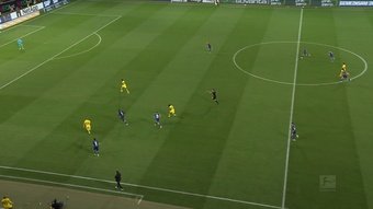 Julian Ryerson ha segnato un gol fantastico nella vittoria del Borussia Dortmund contro l'Hoffenheim in Bundesliga