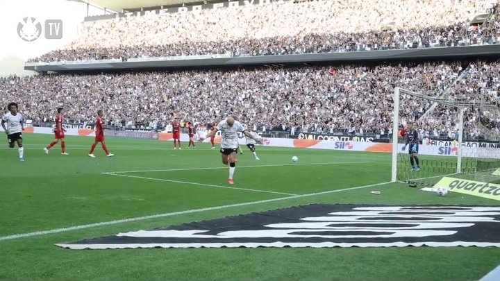 Com gol de Fábio Santos, Corinthians vence o Athletico na Neo Química Arena