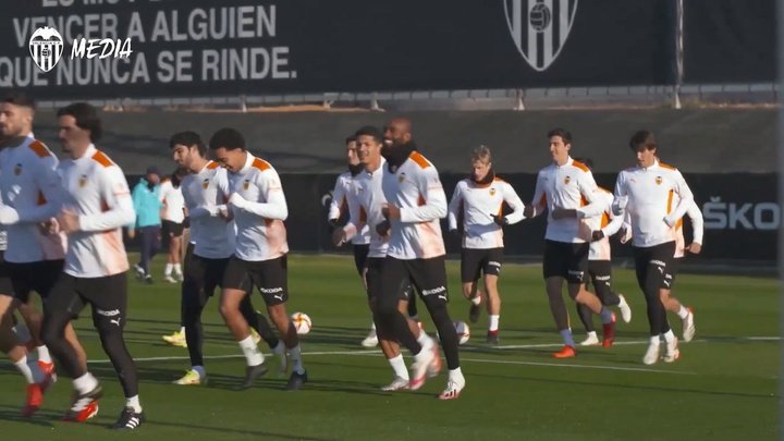VÍDEO: el Valencia volvió a los entrenamientos y piensa en la Copa