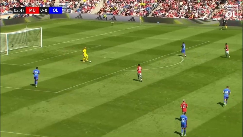 Van de Beek scored the winner in the 49th minute. Screenshot/DUGOUT