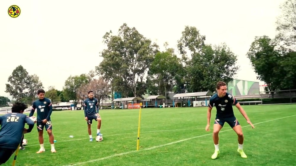 Club América’s dizzy penalty challenge. DUGOUT