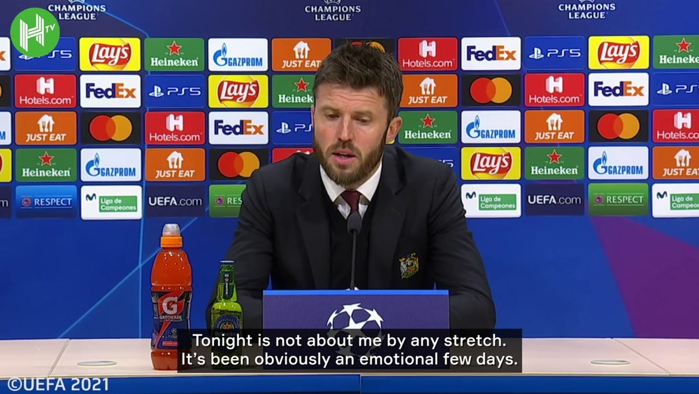 Michael Carrick was delighted after Man U beat Villarreal 0-2. DUGOUT
