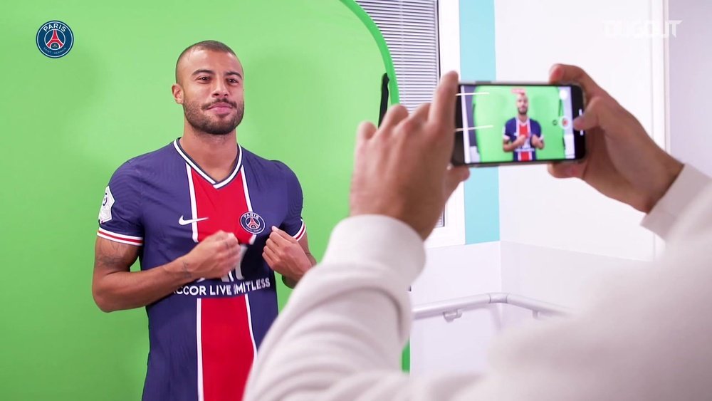 Rafinha is now at PSG. DUGOUT