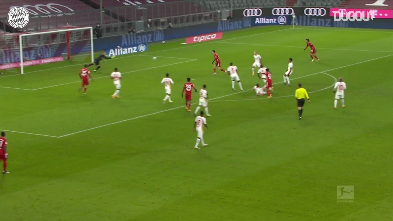 Le but de Jamal Musiala contre le RB Leipzig. dugout