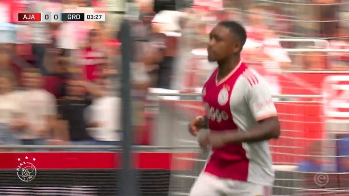 Bergwjin lideró la goleada del Ajax con un 'hat trick'. DUGOUT