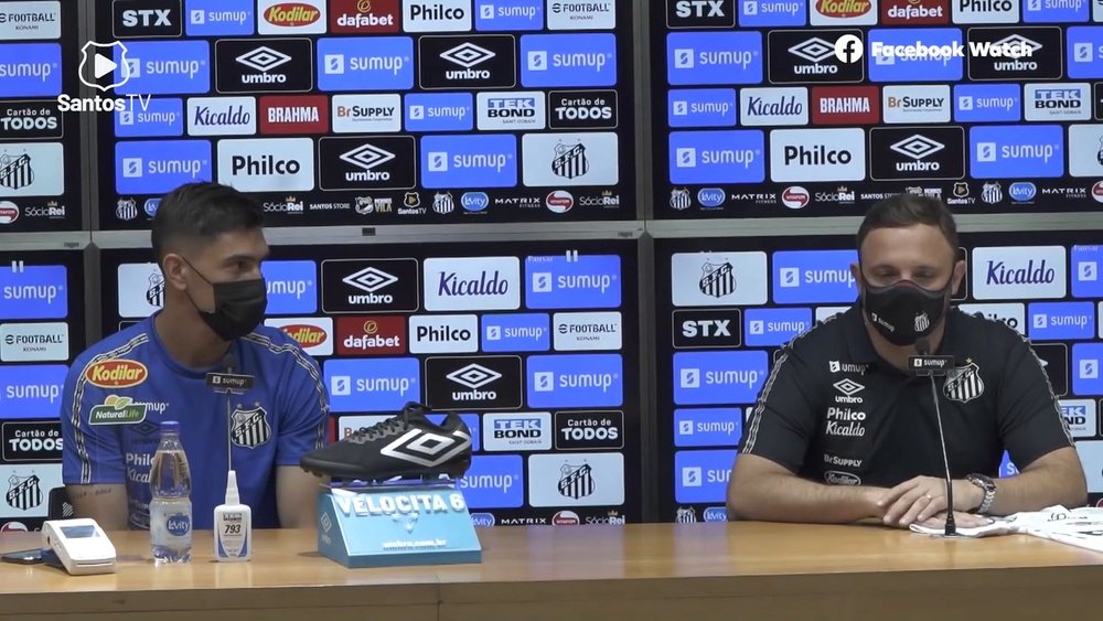 Santos apresenta zagueiro Emiliano Velázquez com camisa 61. DUGOUT