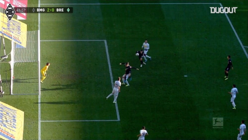 Defesas de Yann Sommer contra o Werder Bremen. DUGOUT