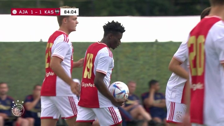 VIDEO: Bergwijn makes debut as Ajax draw with Eupen in friendly