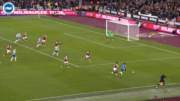 VÍDEO: el gol de chilena de Neal Maupay en casa del West Ham