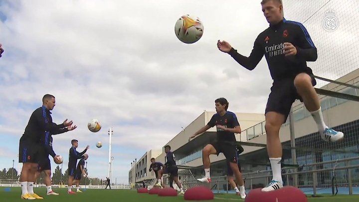 VÍDEO: com Casemiro, Real Madrid se prepara para encarar o Villarreal