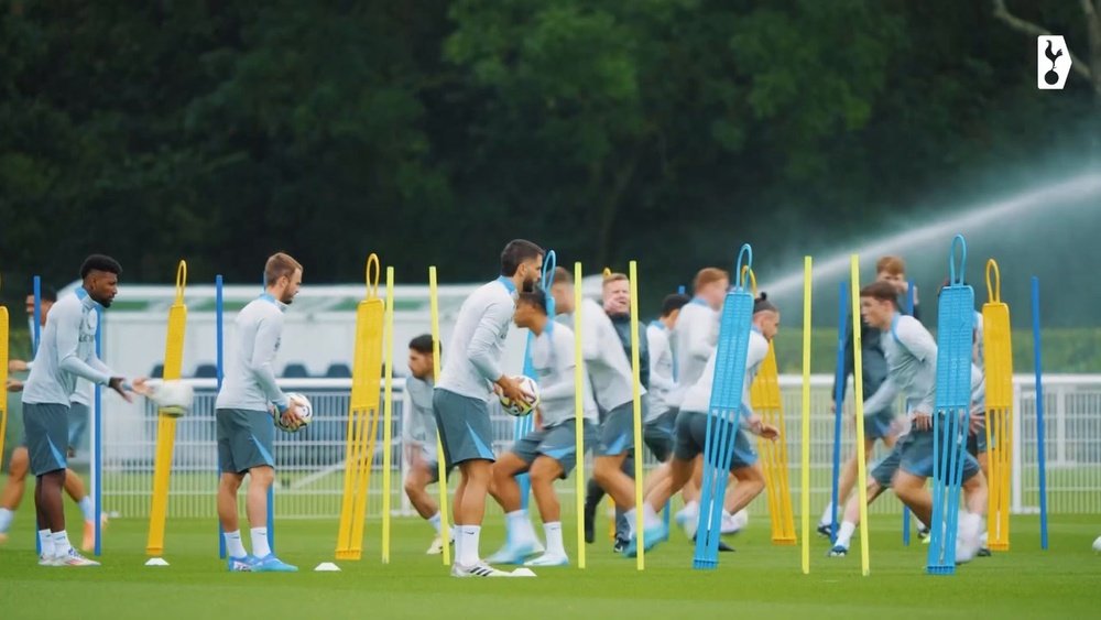 Cristian Romero and Rodrigo Bentancur joined Spurs training. DUGOUT