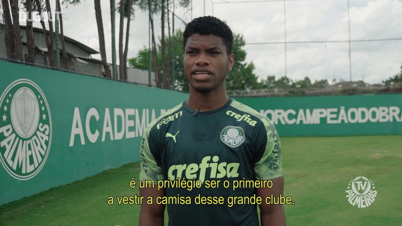Newton conta sua trajetória até chegar ao clube. DUGOUT