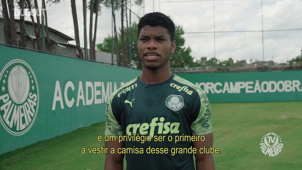Newton conta sua trajetória até chegar ao clube. DUGOUT