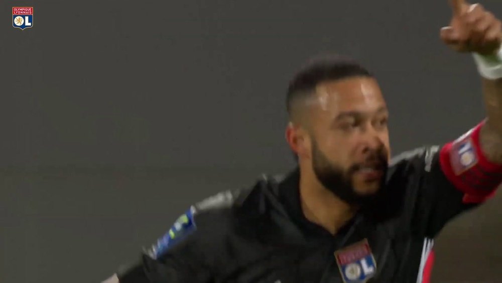 Último gol de Memphis Depay pelo Lyon em 2020/21. DUGOUT