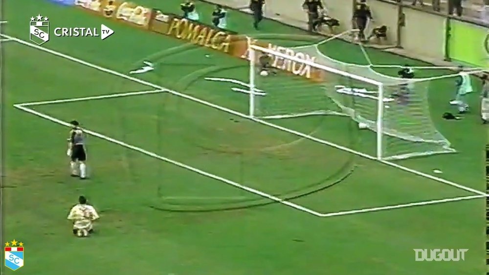 Piero Alva gave Sporting Cristal the win over Universitario back in 2001. DUGOUT