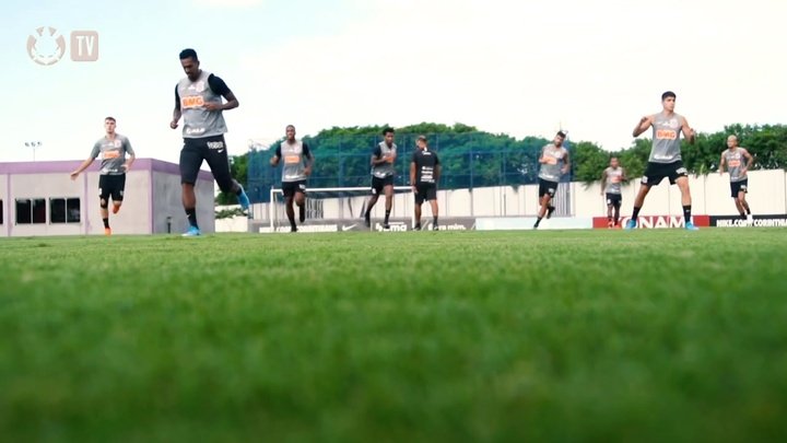 VÍDEO: Em meio a surto, Corinthians treina desfalcado para encarar o Palmeiras